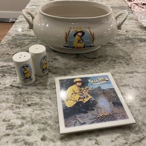 Vintage Nabisco Premium Soup Tureen, Trivet, S&P set